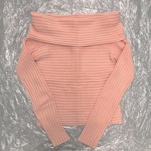 New Foldover Off-the-Shoulder Sweater - Picture 4 of 6